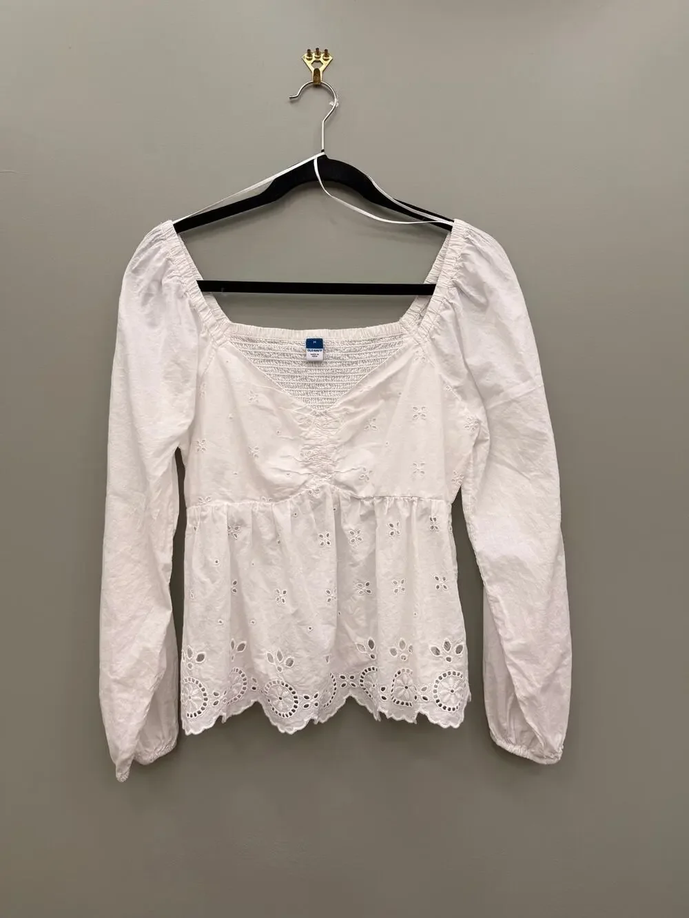 Old Navy White Eyelet Blouse M Smocked Square Neck Cotton Peplum Cottagecore